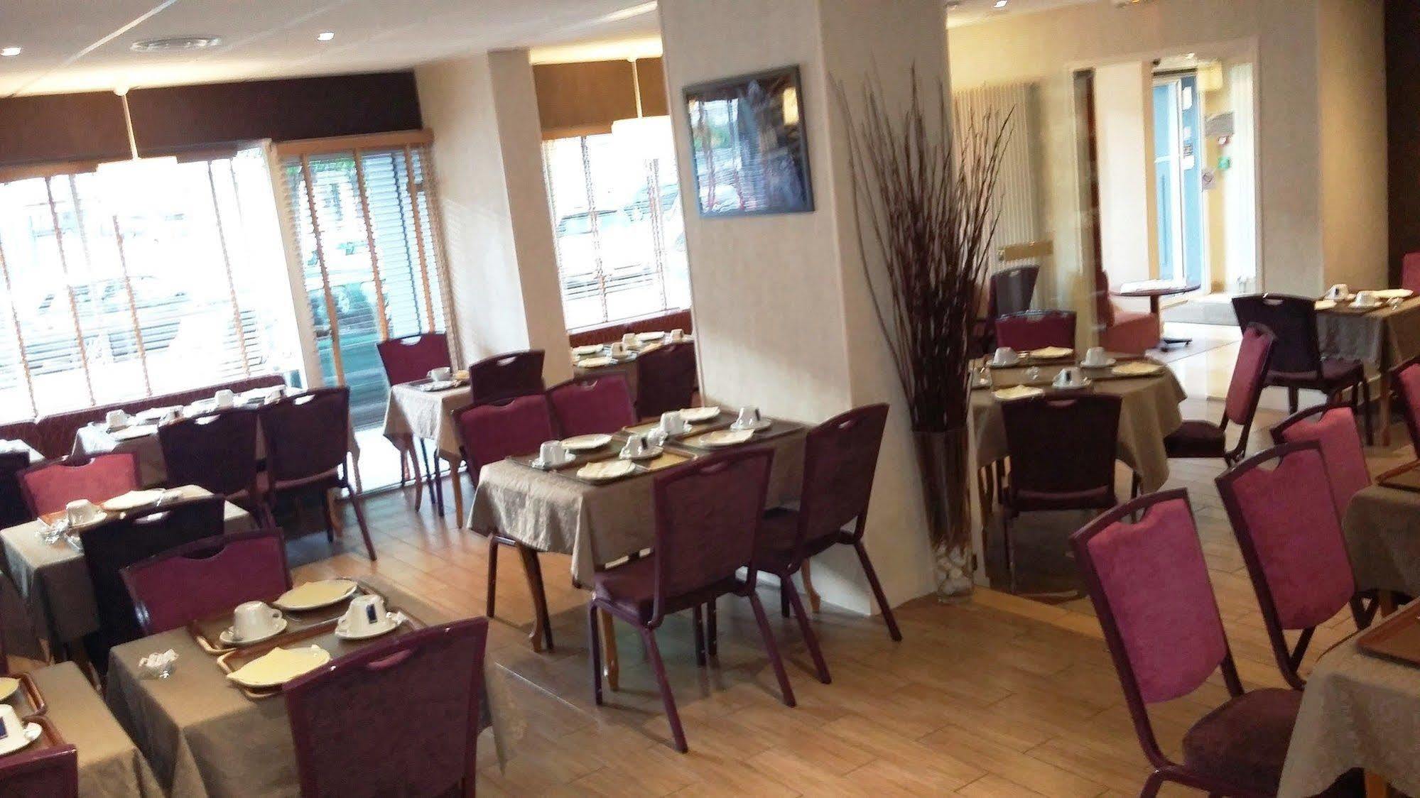 Des Quatrans Hotel 3*